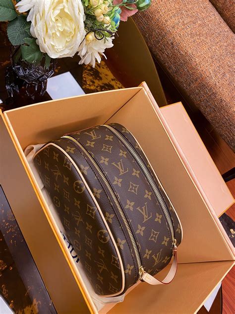 louis vuitton king size toiletry bag fake
